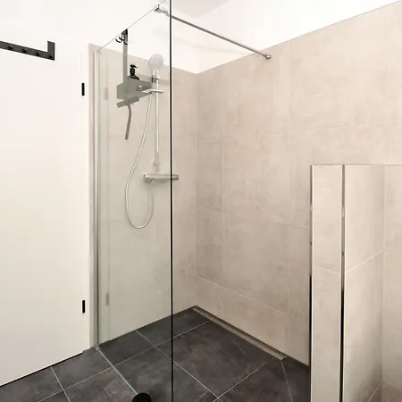 Lightplace - Moderne In - Balkon - Netflix - Am Kanal 아파트 *