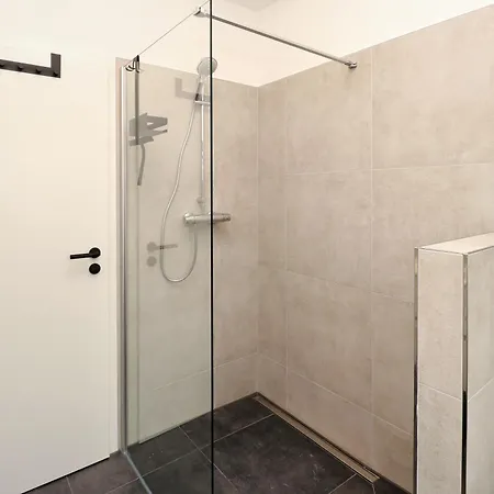Lightplace - Moderne In - Balkon - Netflix - Am Kanal *