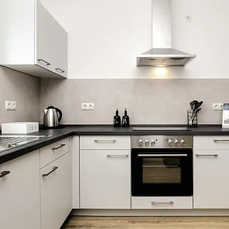 Lightplace - Moderne In - Balkon - Netflix - Am Kanal 아파트