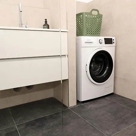 Lightplace - Moderne In - Balkon - Netflix - Am Kanal 아파트