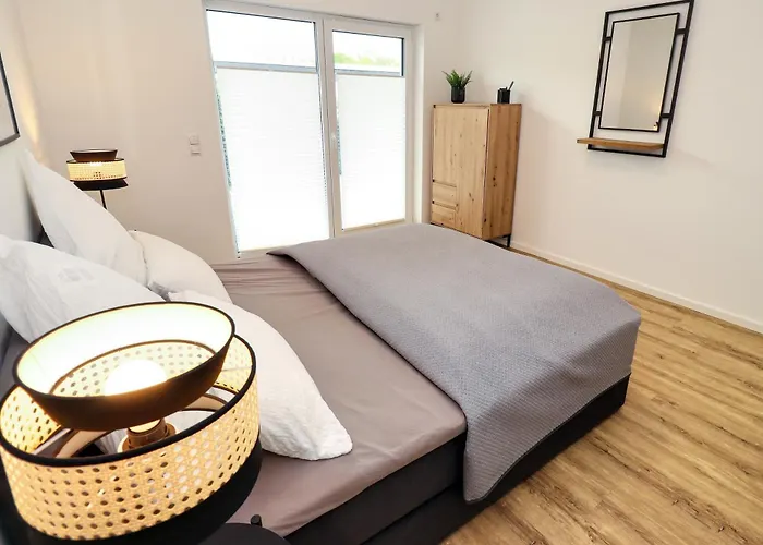 Lightplace - Moderne In - Balkon - Netflix - Am Kanal